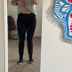 Lululemon black size 8 sheer calf